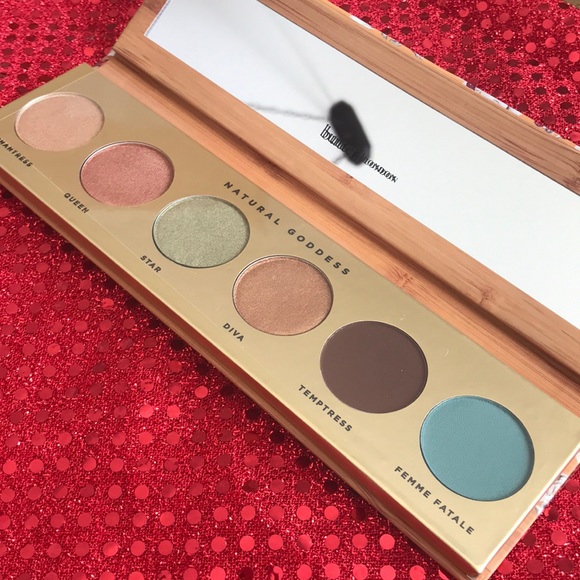 Eyeshadow palette - Picture 2 of 2
